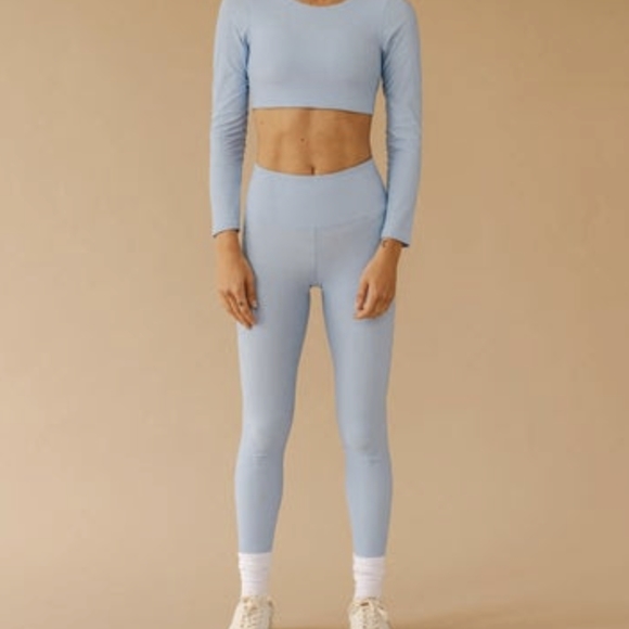 Manola Set | Long Sleeve Crop & Legging - Picture 2 of 7